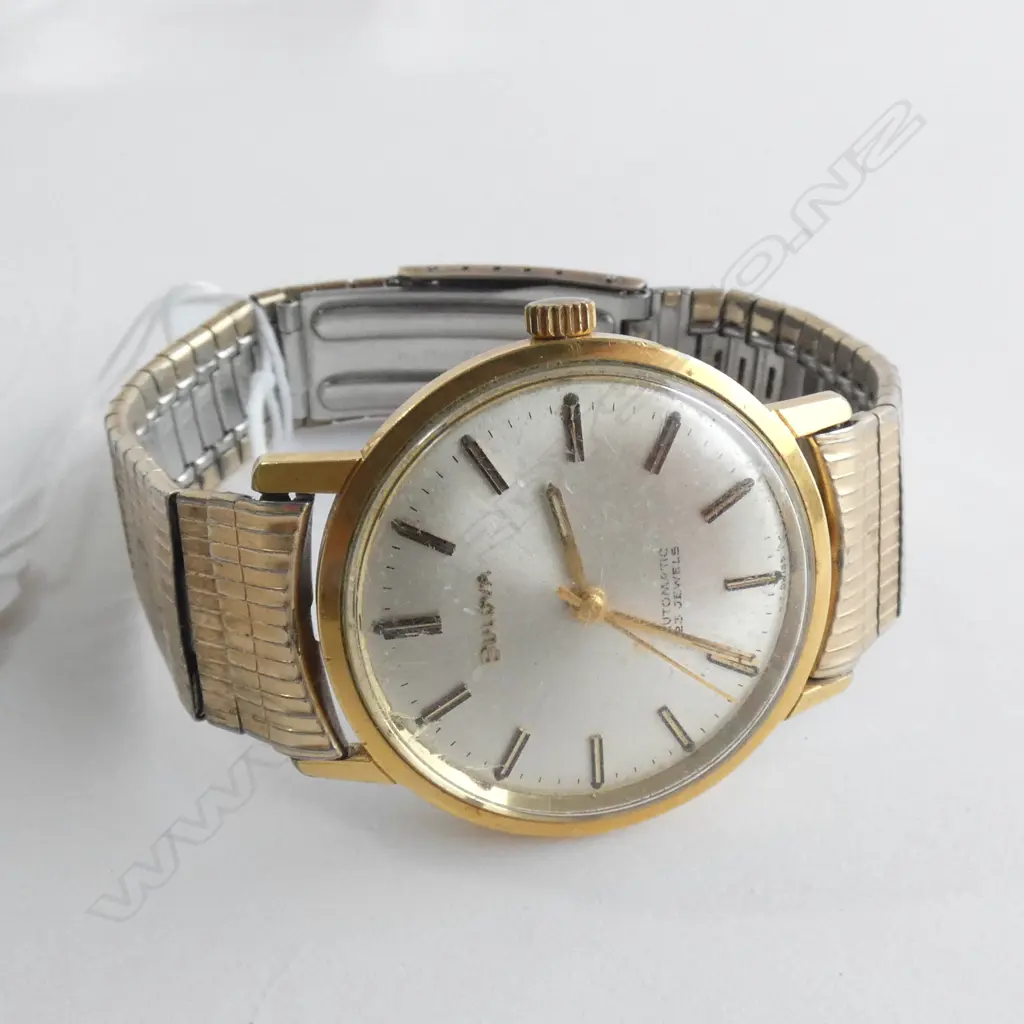 VINTAGE BULOVA GENTS AUTO WRISTWATCH WORKING Image 1++