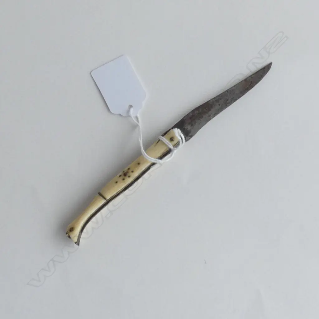 LAGUIOLE, PARIS LADY'S LEG POCKET KNIFE Image 1++