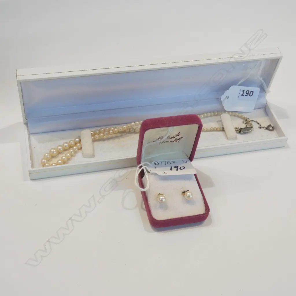 CULTURED PEARL NECKLACE AND PEARL STUD EARRINGS Image 1++