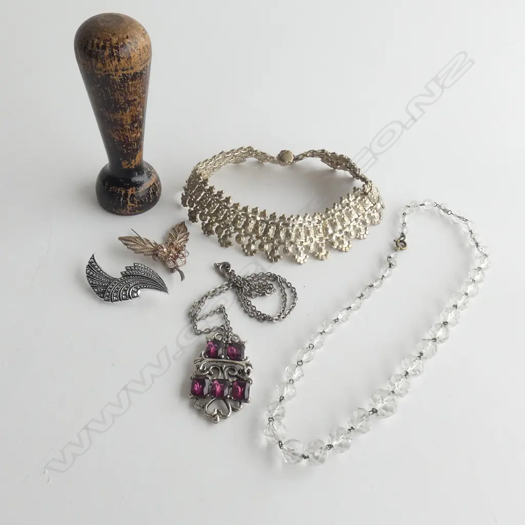 BAG ASST SILVER FILAGREE BROOCH/ BRACELET ETC + LG WOODEN HANDLE SEAL Image 1++