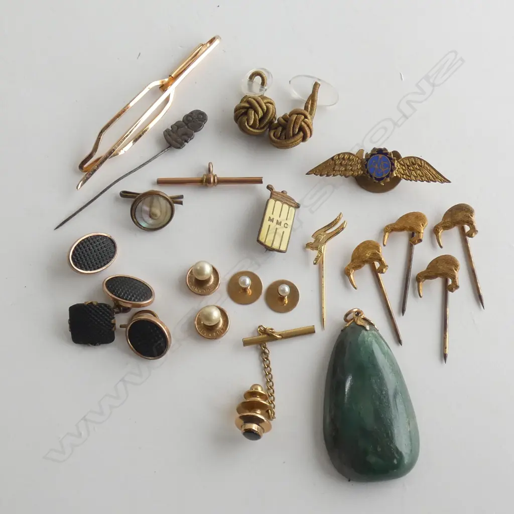 SM BAG ASST VINTAGE TIE PINS / BUTTONS / CUFFLINKS ETC.. Image 1++