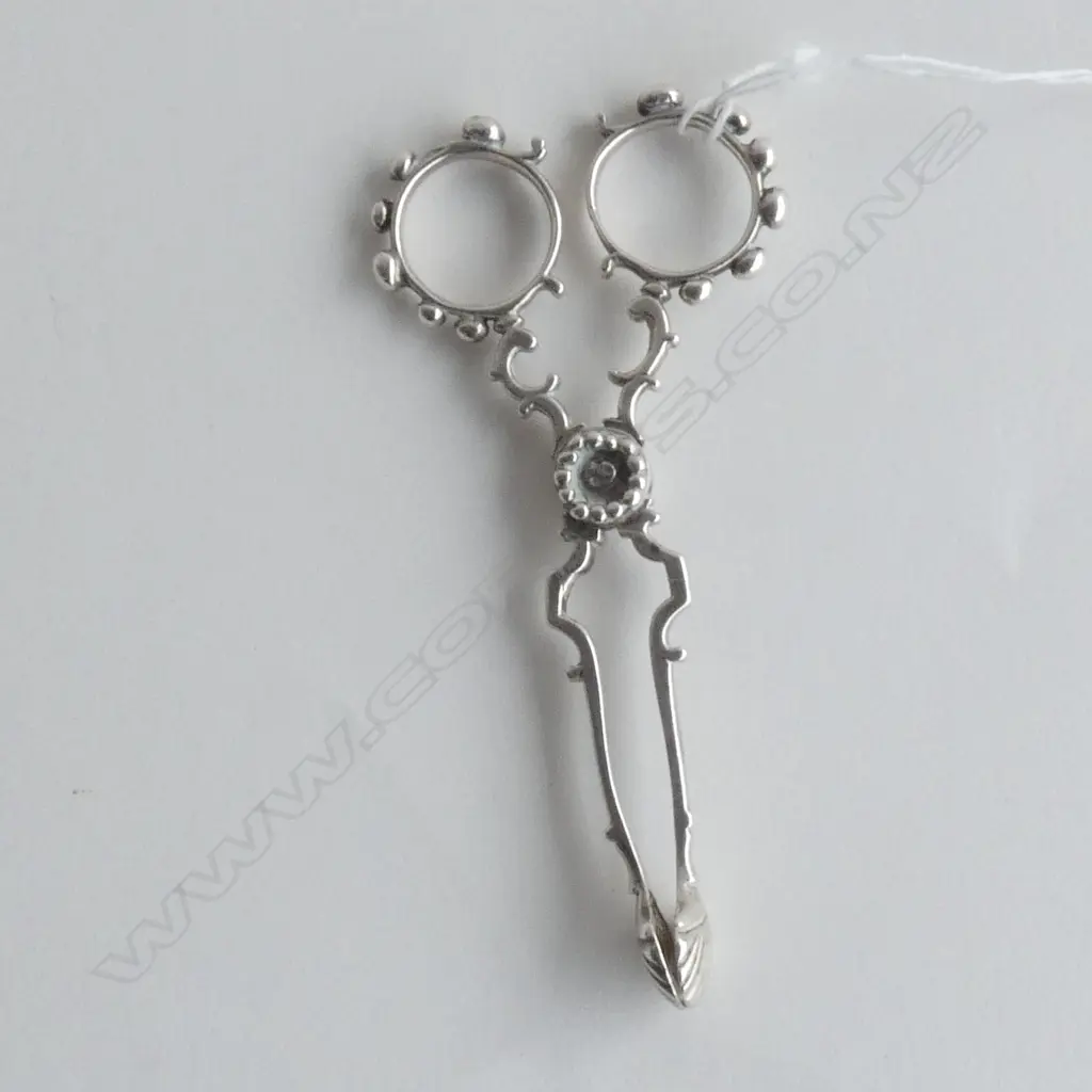 STG SILVER SUGAR NIPS LONDON C1770 40GMS Image 1++