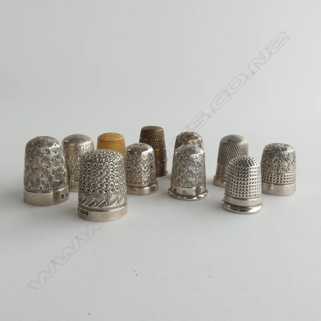 ASST. SILVER & SILVER PLATE THIMBLES Image 1++