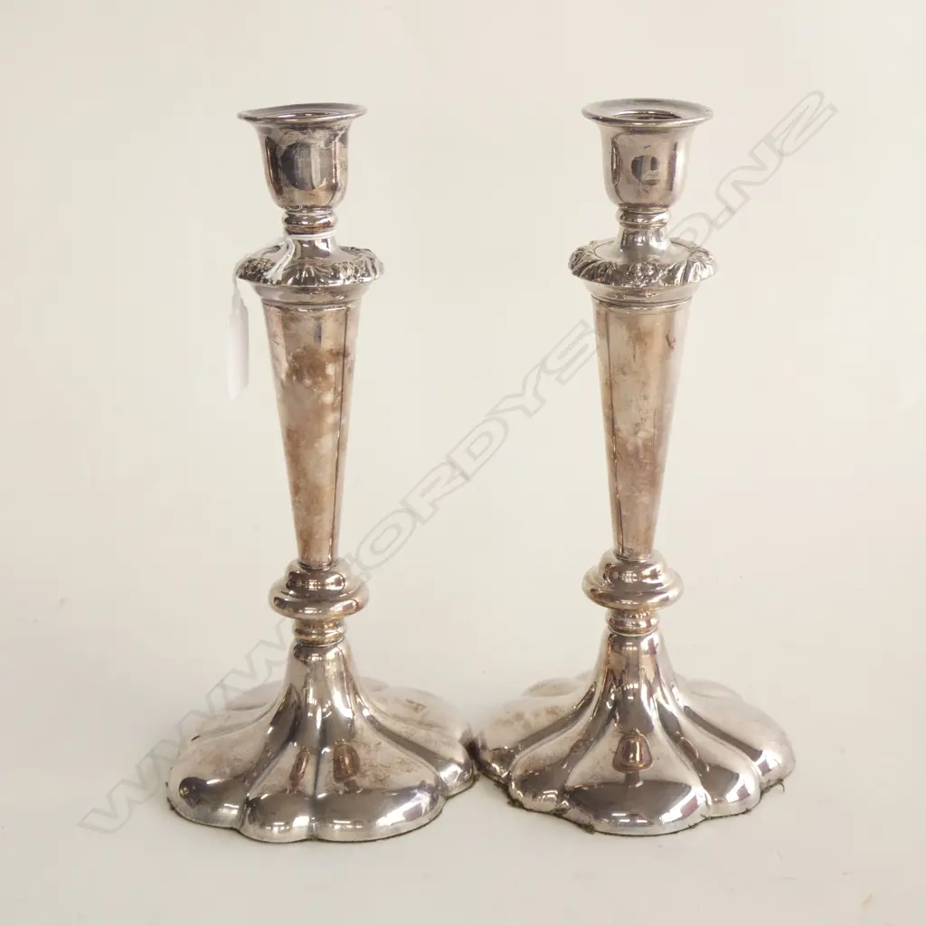 PR EARLY 20THC S/PLATE COLUMN CANDLESTICKS H.255mm Image 1++