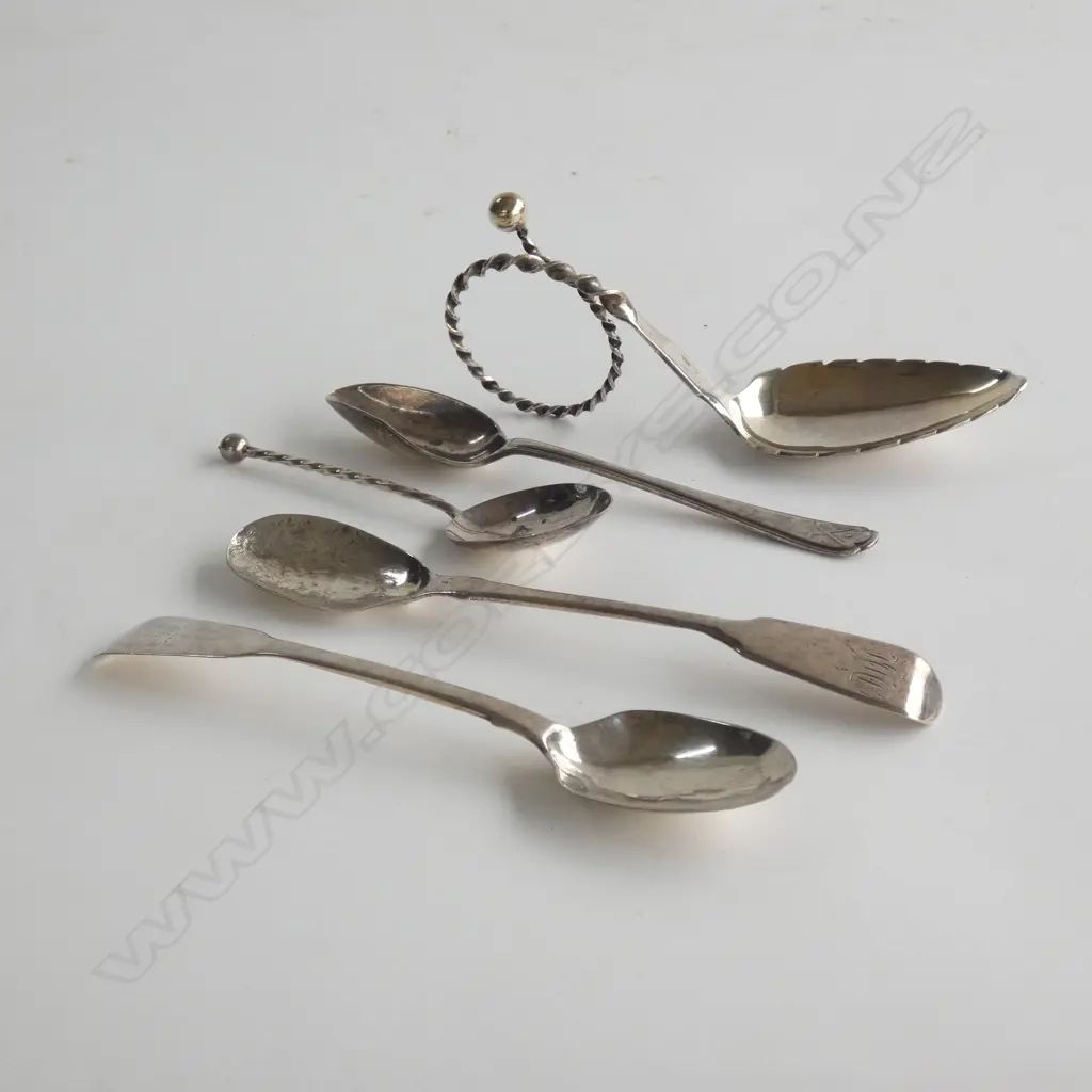 4 STG SILVER TEA SPOONS + 1 800 SILVER 55 GRAMS Image 1++