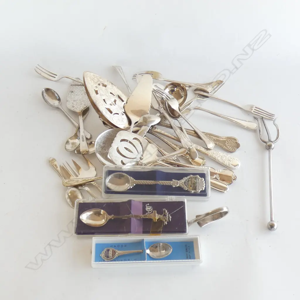 LG BAG ASST CUTLERY; SILVER PLATE ETC.  Image 1++