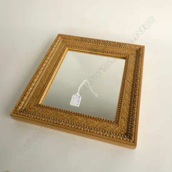GILT FRAMED MIRROR 320x295mm