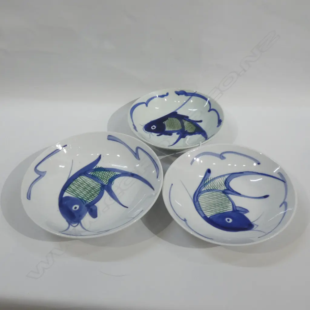 3 CHINESE B/W FISH PLATES Image 1++