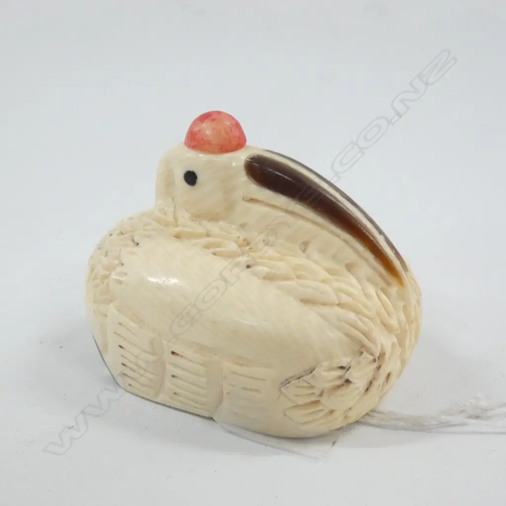 FAUX IVORY PELICAN SNUFF BOTTLE L.55mm Image 1++