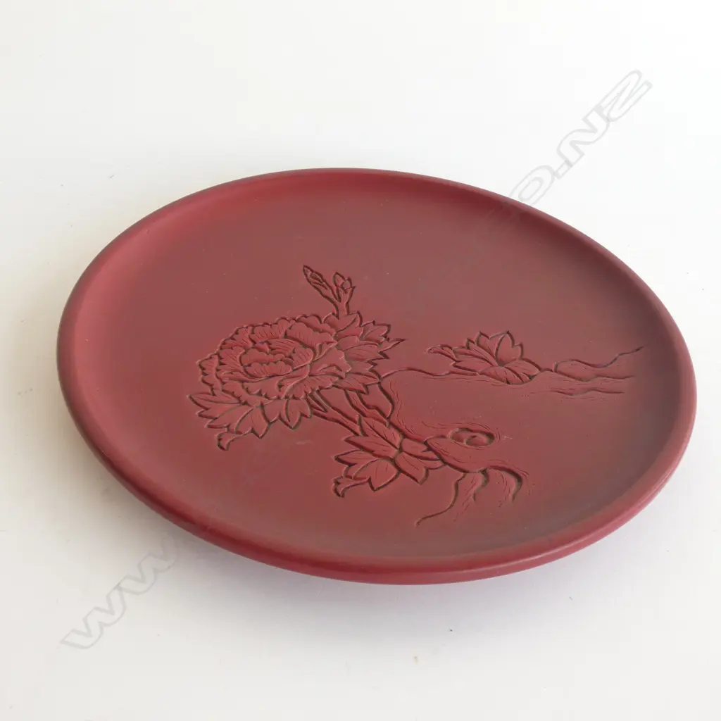 CHINESE QING STYLE RED LACQUER WARE PLATE DIA 235MM  Image 1++