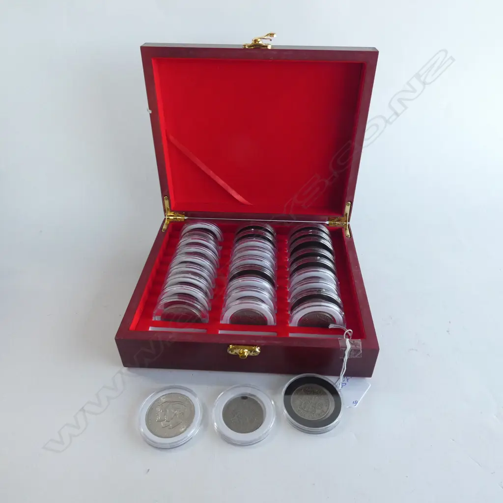 HARD CASE OF 30 UK HALF CROWNS 1940'S/60'S Image 1++