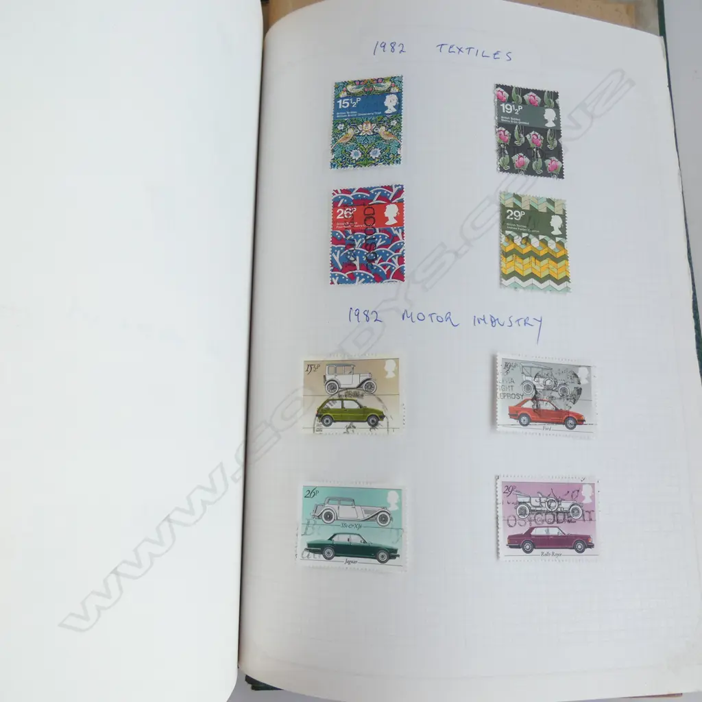 STAMP ALBUM - BRITISH STAMPS Image 1++