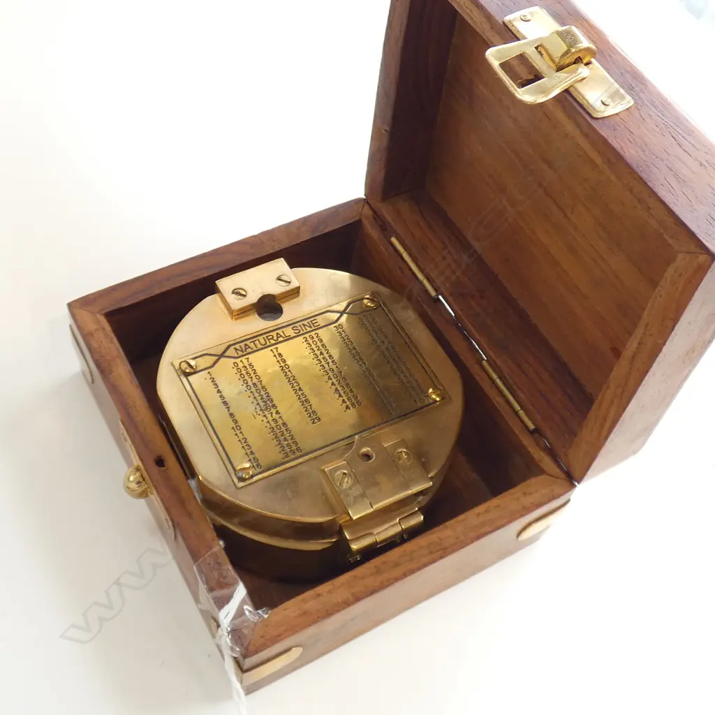 BRASS NATURAL SINE COMPASS (DIA 75MM) IN WOODEN BOX Image 1++