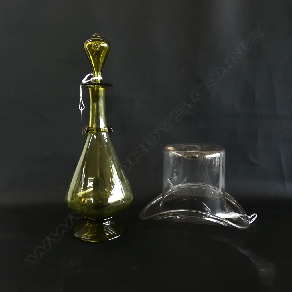 VINTAGE OLIVE GREEN GLASS DECANTER  (H 280MM)& CLEAR GLASS TOP HAT (L 175MM) Image 1++