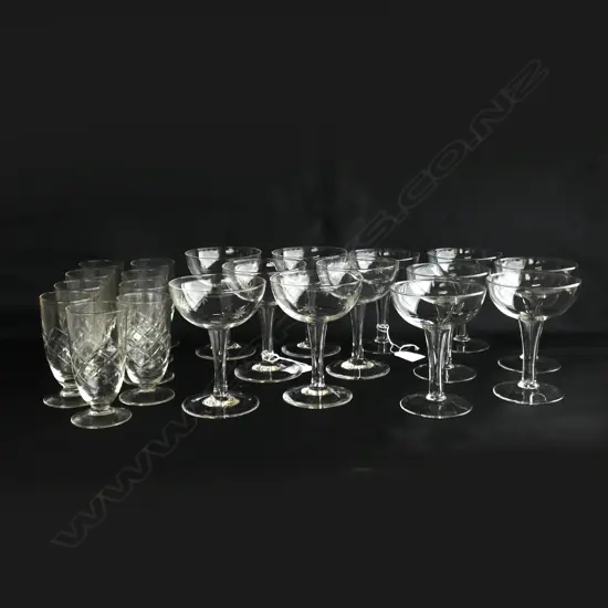 12 HOLLOW STEM CHAMPAGNE GLASSES; 6 PLAIN & 6 ETCHED + 9 SHERRY GLASSES (H 105MM)