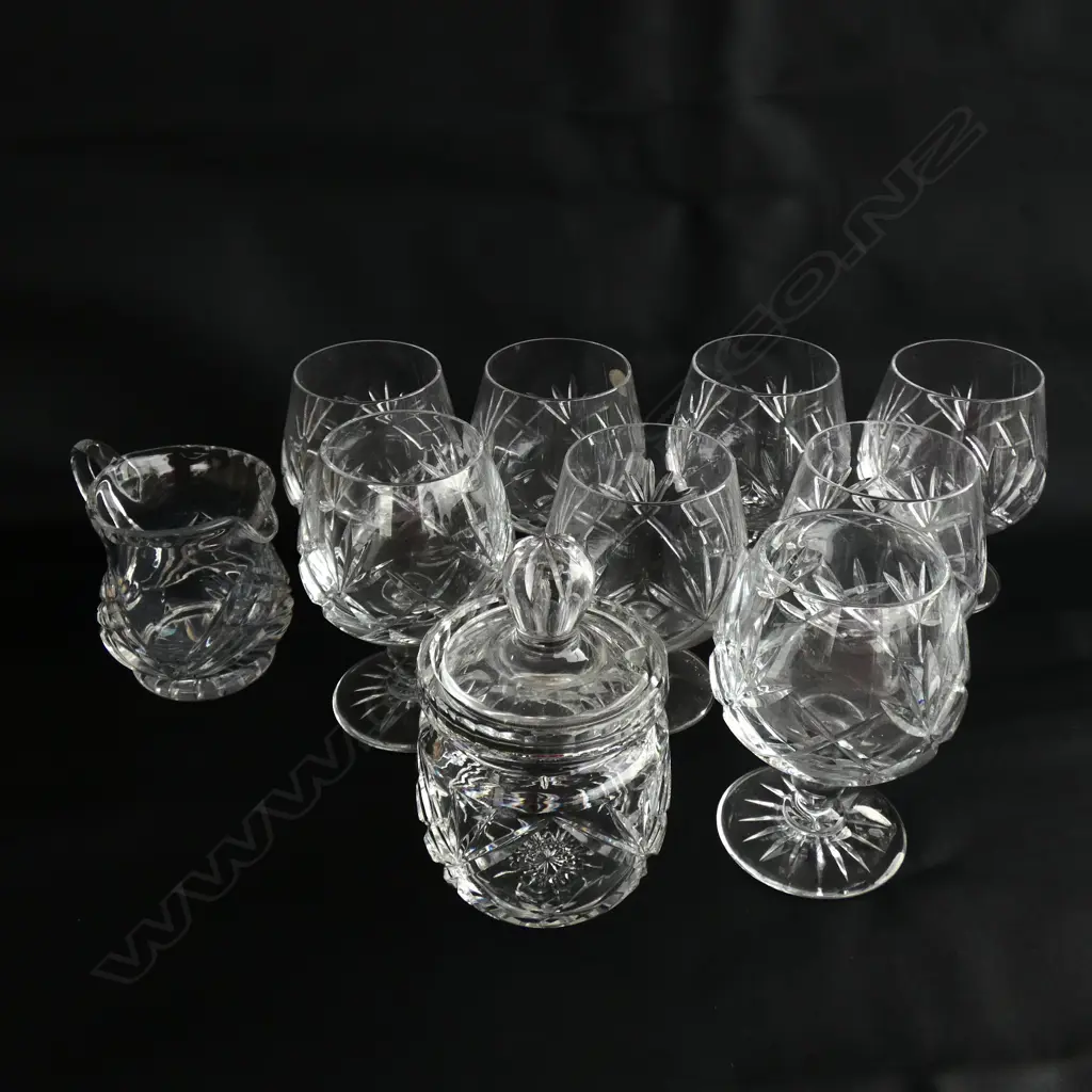 ASST CRYSTAL GLASSES 8 +2 Image 1++