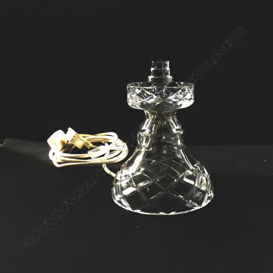 CUT CRYSTAL LAMP BASE NO SHADE