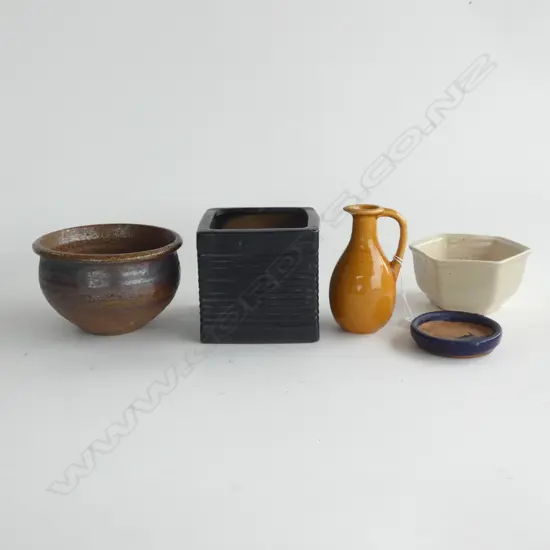 5 PCES CERAMICS; ORIENTAL ETC JUG H.110mm
