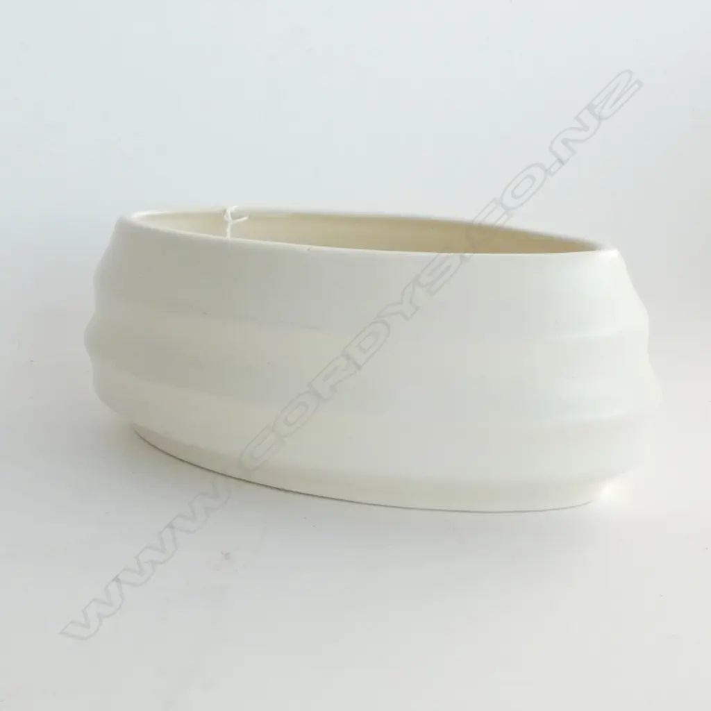 CROWN LYNN WHITE VASE #77 W.200mm... Image 1++
