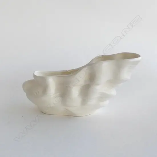CROWN LYNN WHITE VASE WAVE FORM #586 W.260mm