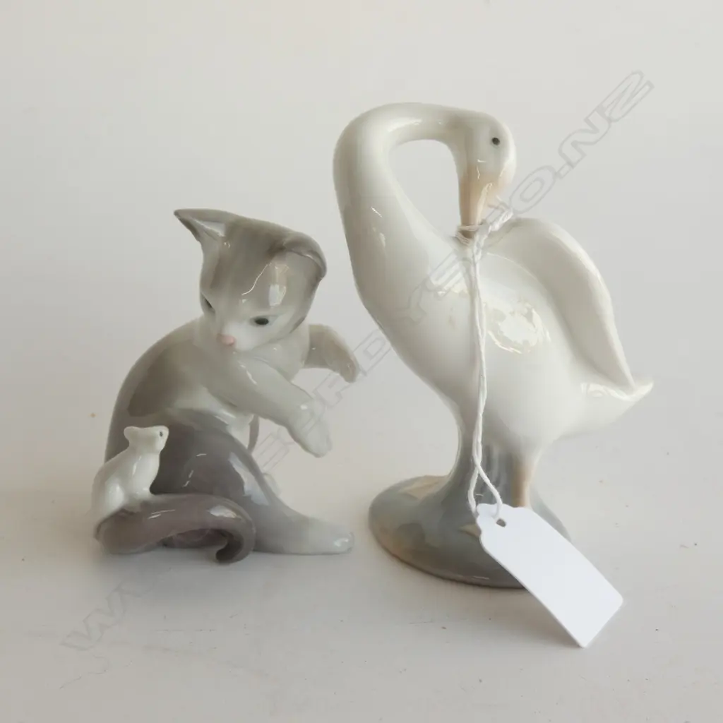 2 LLADRO FIGURINES; CAT & MOUSE (H95MM) & DUCK (H120MM) Image 1++