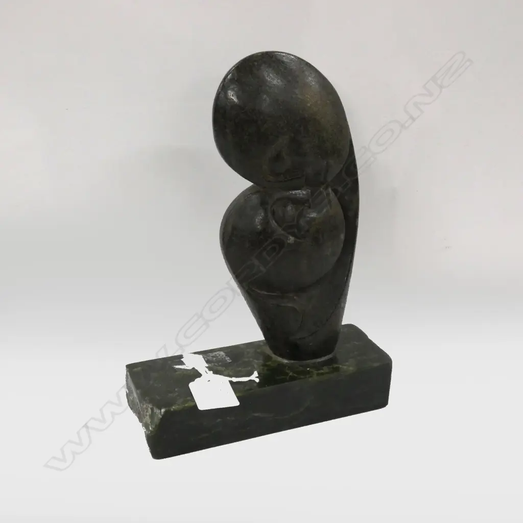 GREENSTONE CARVING H.230mm Image 1++