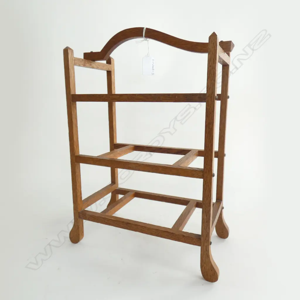 ART DECO OAK PLATE STAND H  400MM Image 1++