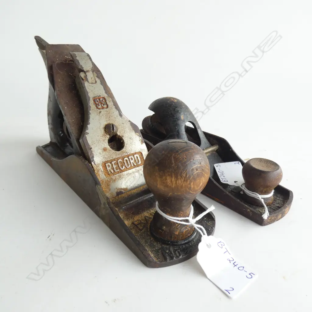 2 OLD PLANES; 1 RECORD #4 & 1 STANLEY #180 BLOCK PLANE Image 1++
