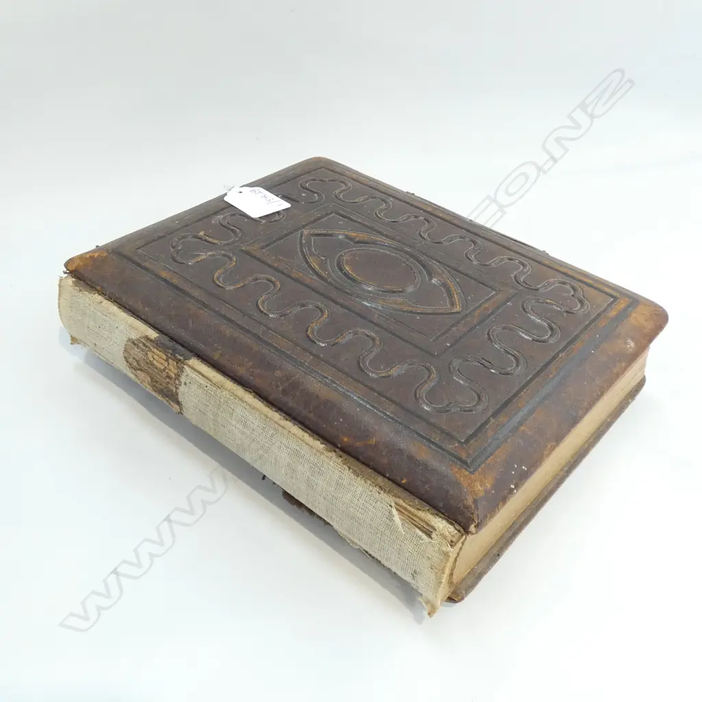 VICTORIAN PHOTO ALBUM Image 1++
