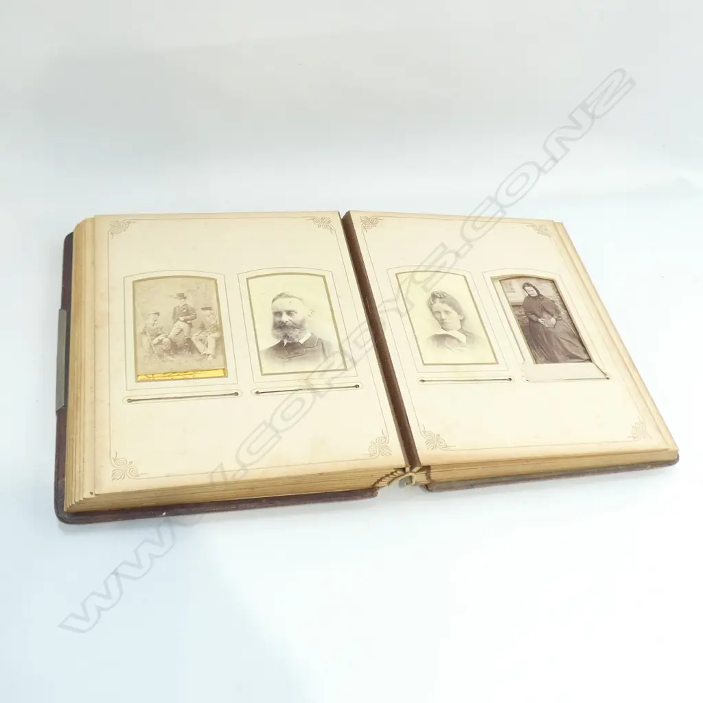 VICTORIAN PHOTO ALBUM Image 1++