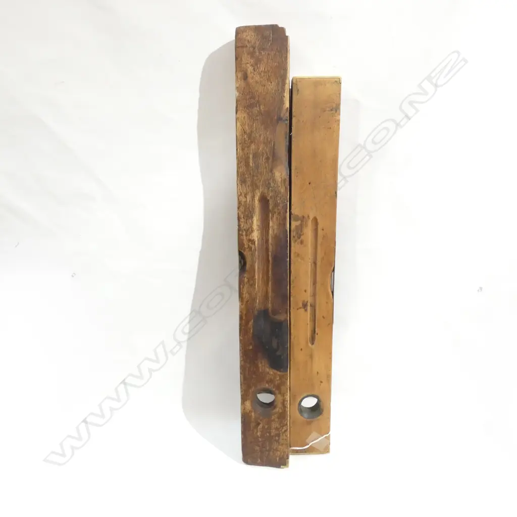 2 VINTAGE WOODEN LEVELS  Image 1++