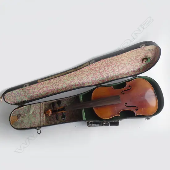 OLD VIOLIN (L.550mm) IN CASE