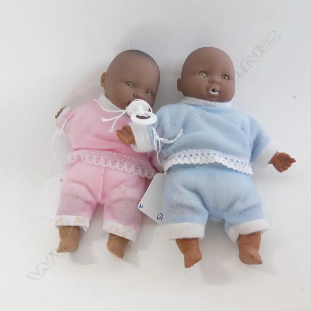 VINTAGE BABY TWINS RUBBER 160MM Image 1++