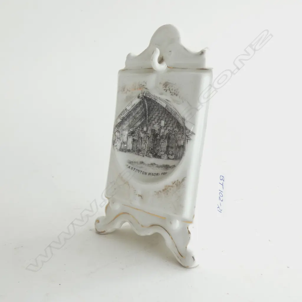 SOUVENIR POCKET WATCH STAND 'MASTERTON MAORI PAH'  H 155MM Image 1++