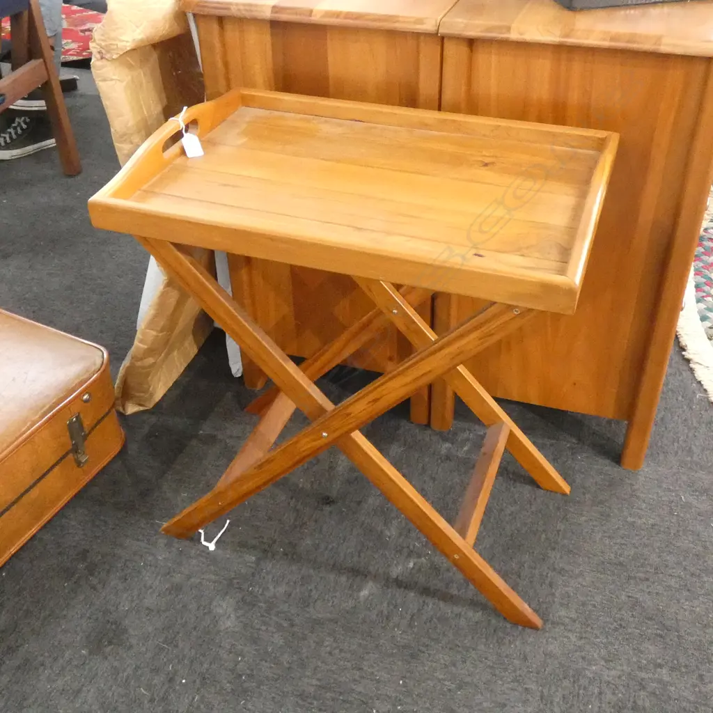 RIMU BUTLERS TRAY ON STAND 625x430mm Image 1++