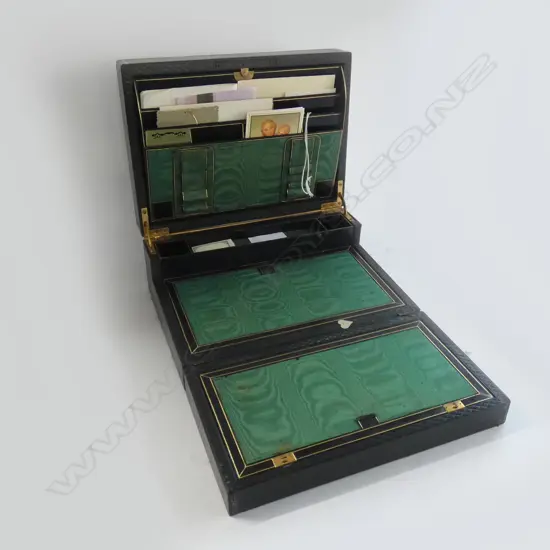VINTAGE GREEN LEATHER WRITING COMPENDIUM...