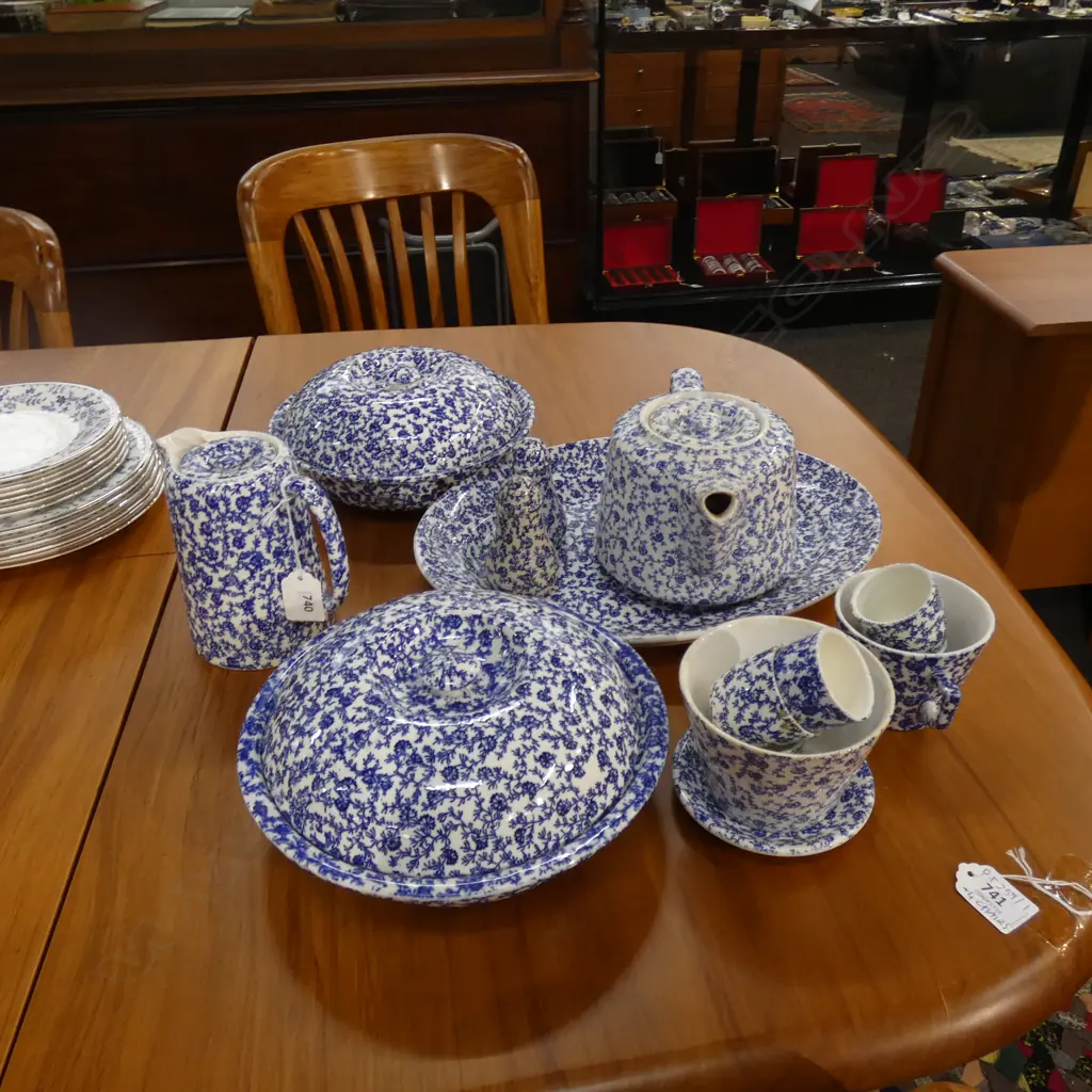 15 PCS BLUE & WHITE BURSLEM DUNN & BENNETT PCS INCL TEAPOT/ LIDDED DISHES ETC. Image 1++