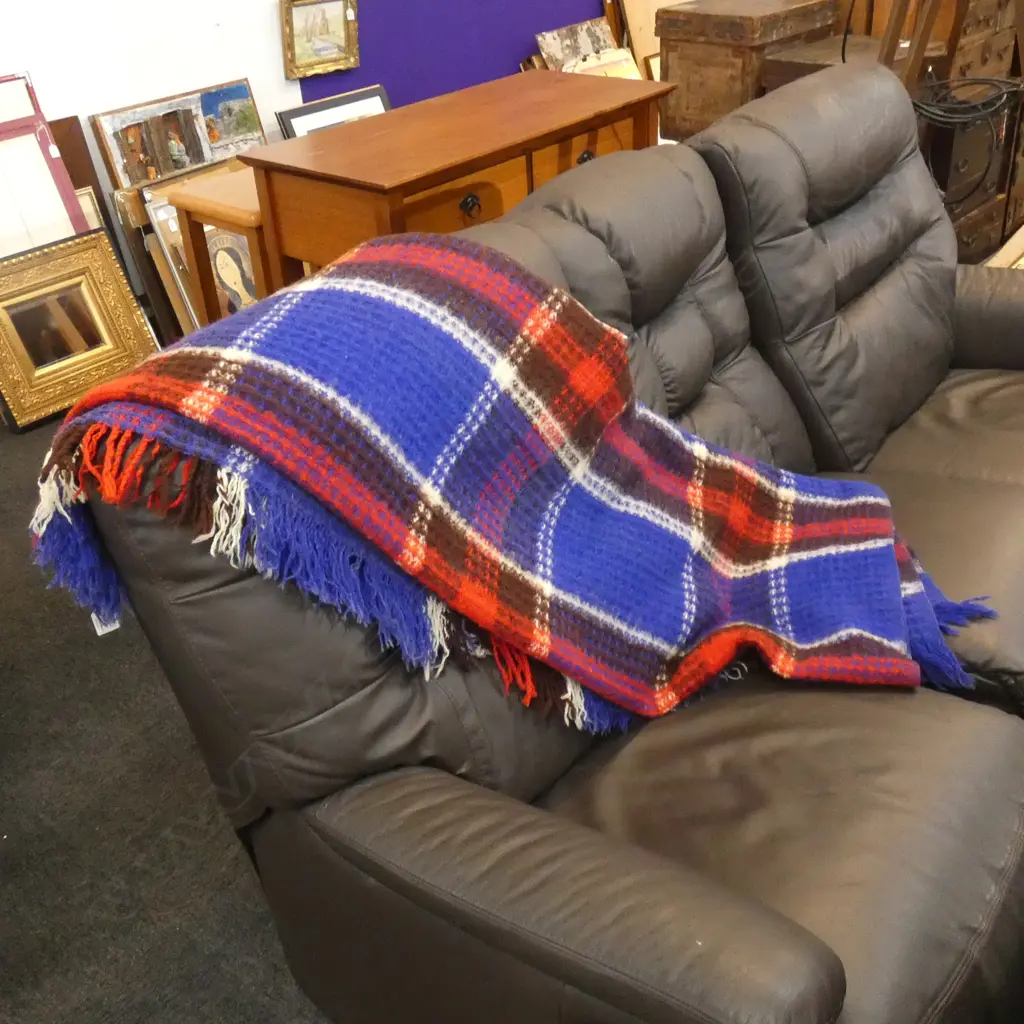 VINTAGE ONEHUNGA BLANKET RUG BY ONEHUNGA WOOLLEN MILLS AUCKLAND (MAORI TIKI LABEL)... Image 1++