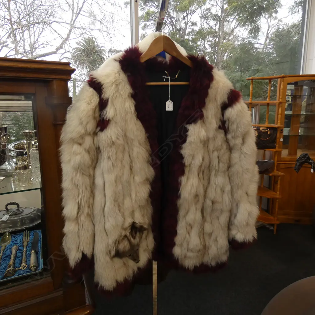 FUR JACKET w. DYED RED TRIM Image 1++