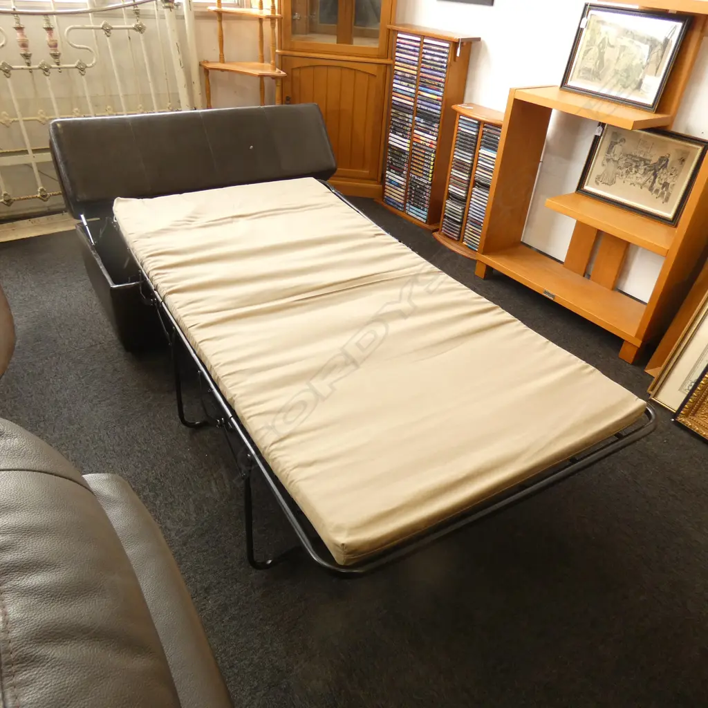 BROWN VINYL OTTOMAN / FOLD OUT BED 1200x700x450mm Image 1++