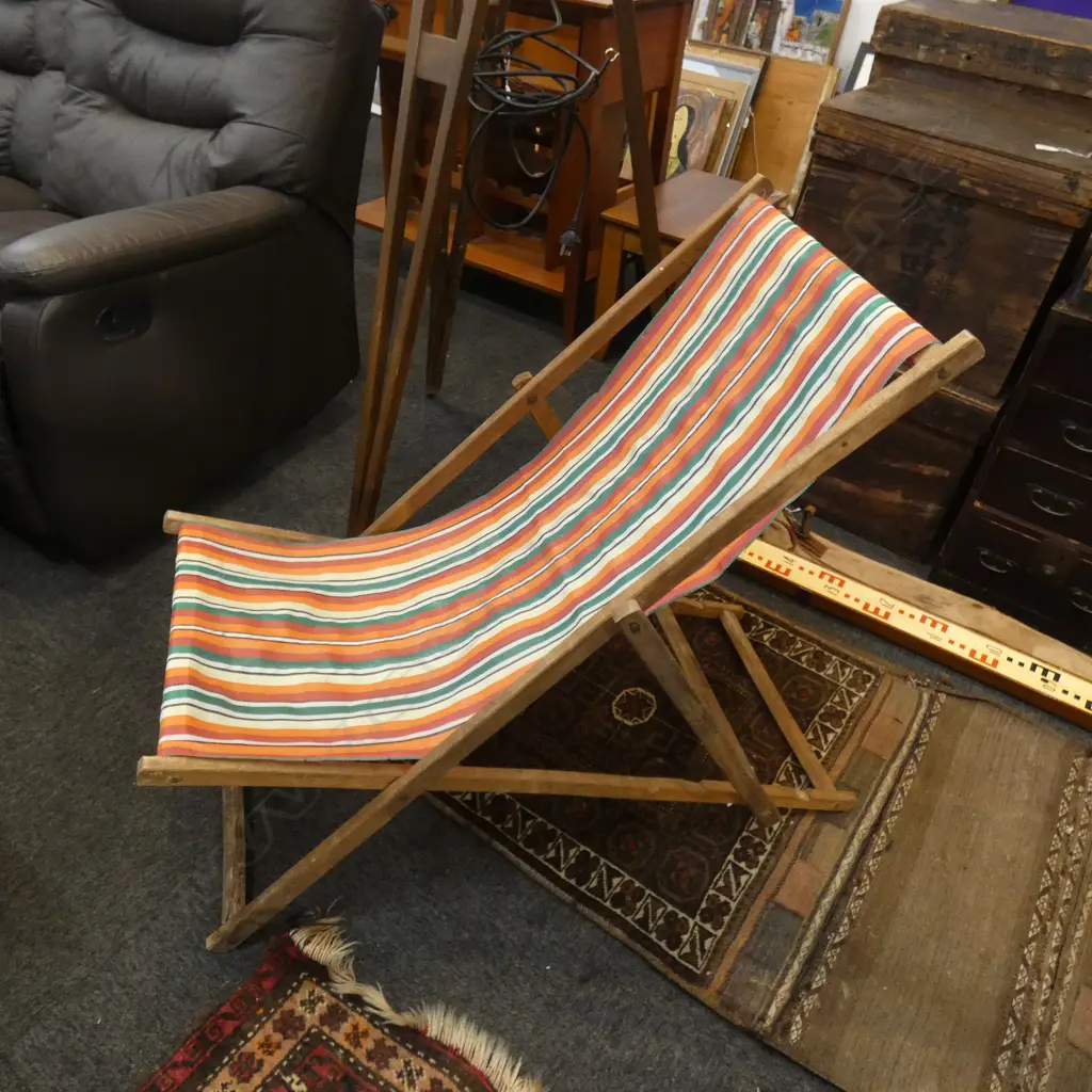 OLD HATHERLEY STRIPED CANVAS FOLDING DECK CHAIR Image 1++