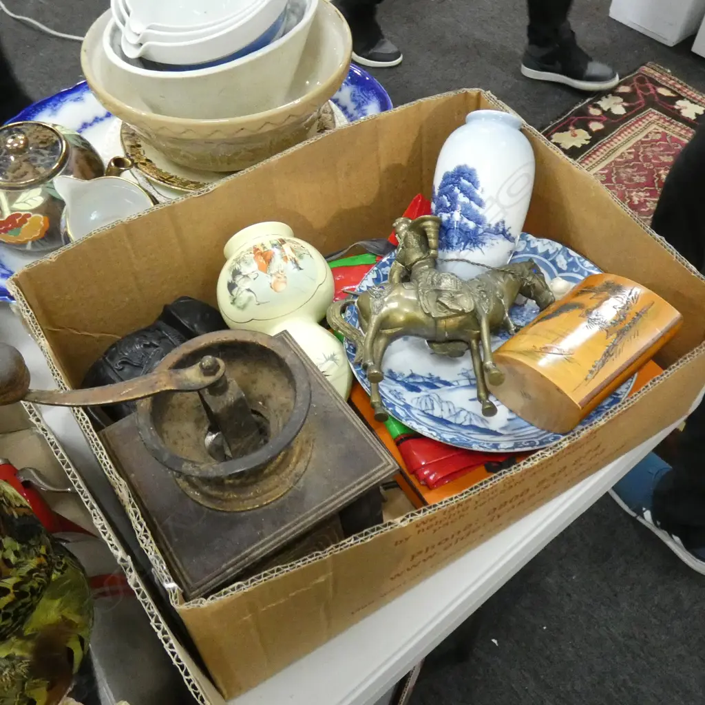 BOX MISC INCL ORIENTAL CHINA & ORNAMENTS ETC.. Image 1++