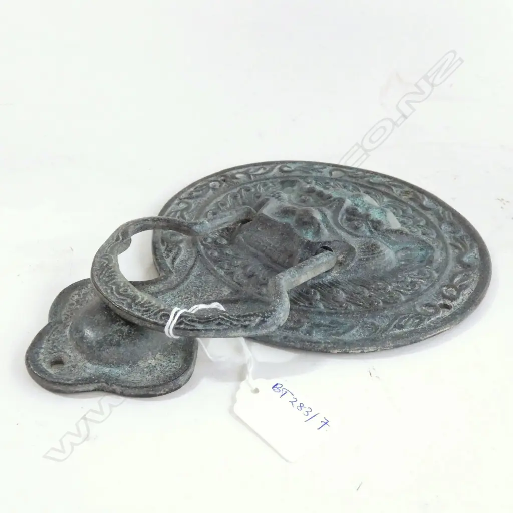 CHINESE BRONZE LION DOOR KNOCKER H.240mm Image 1++