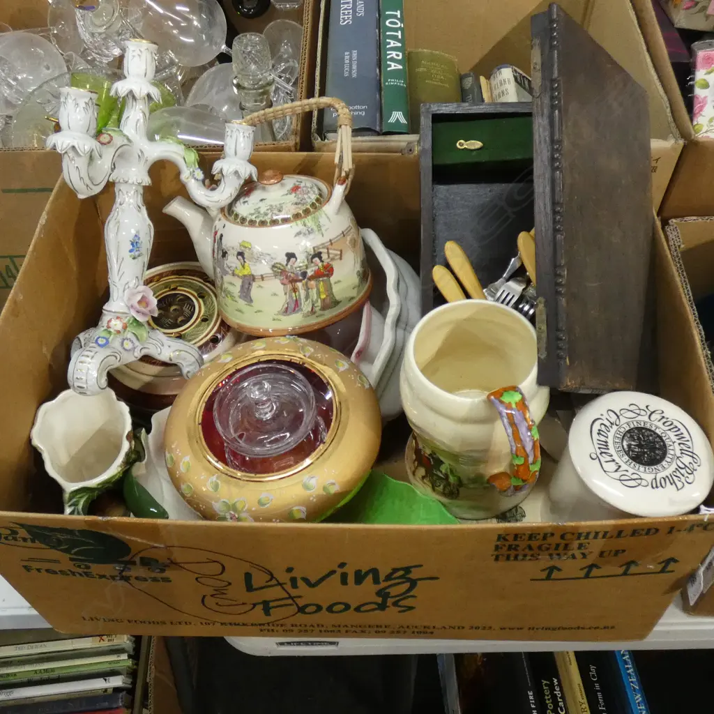 BOX LOT ASST. CERAMICS; VENETIAN GLASS BOWL, CASED FISH SET, ETC Image 1++