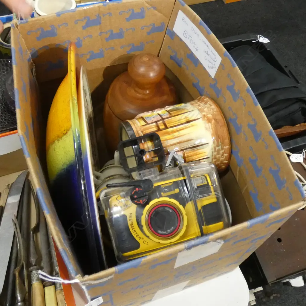 BOX LOT ASST. CHINA, UNDERWATER CAMERA, LIDDED WOODEN CONTAINER ETC Image 1++