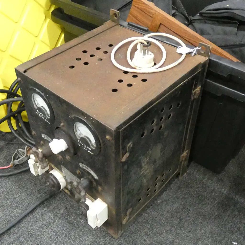 VINTAGE INDUSTRIAL BATTERY CHARGER EX AUCKLAND TELEPHONE EXCHANGE Image 1++