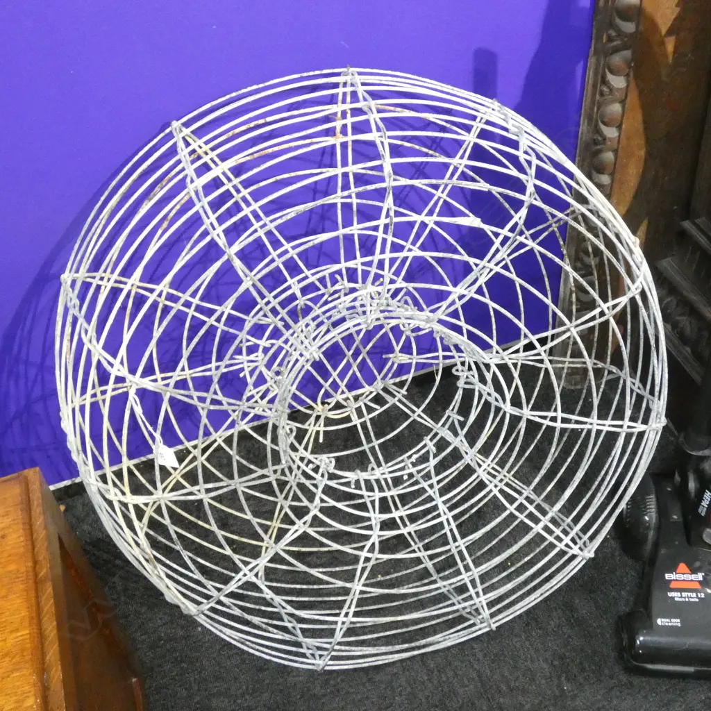 VINTAGE WIRE LOBSTER TRAP 700mm dia Image 1++