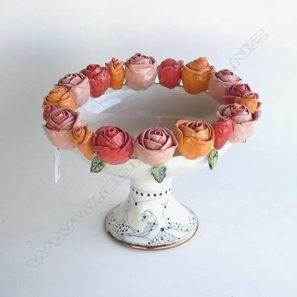 SUZANNE SCOTT BUTSON 'CALICO CHALICE' CERAMIC COMPORT w. ROSES 320mm dia... Image 1++