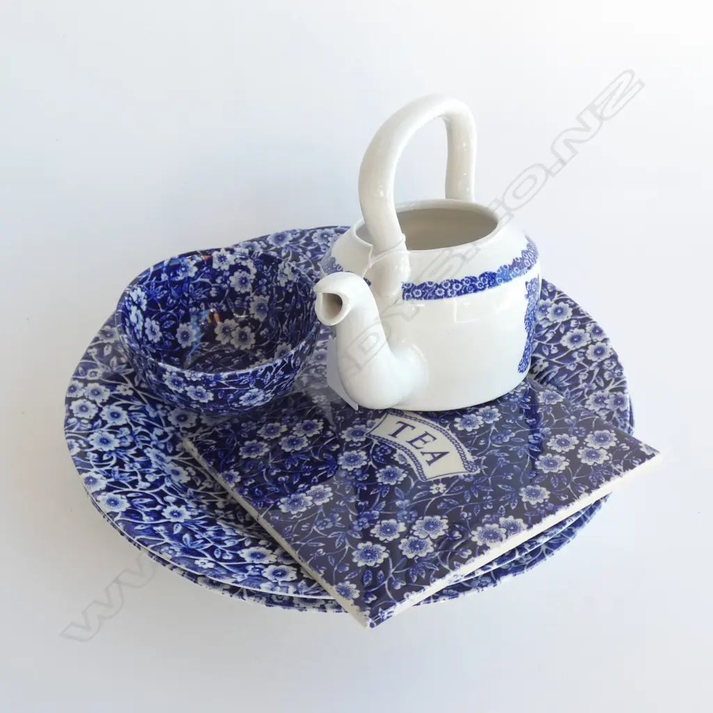 4 PIECES BURLEIGH CALICO; BOWL/PLATES & TEA TILE + CALICO CAT TEAPOT (NO LID) SOME A/F Image 1++