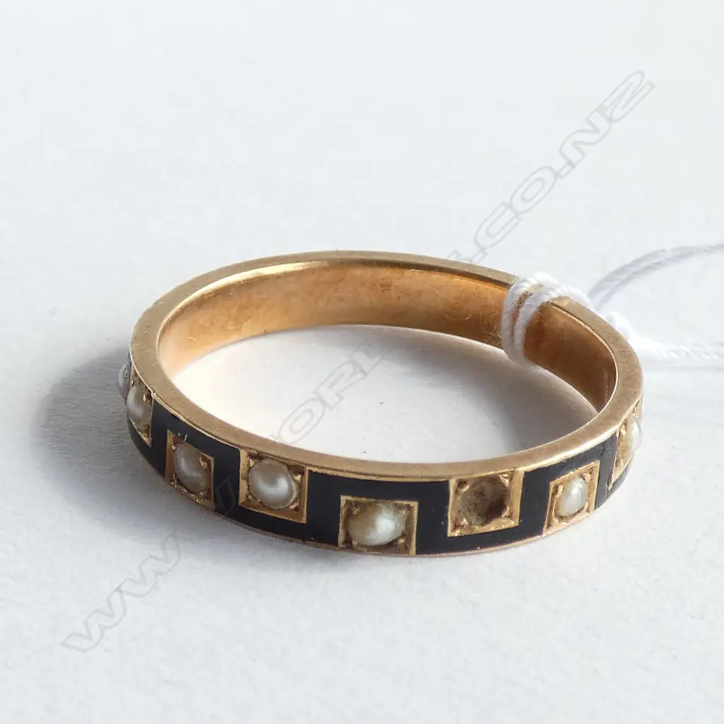 ANTIQUE 14ct BLACK ENAMEL RING WITH SEED PEARLS Image 1++